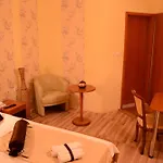 Pine Hotel 2*