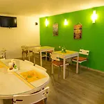Pine Hotel 2*
