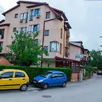 Pine 2* Skopje