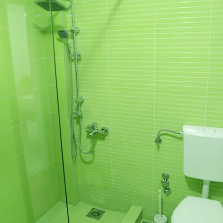 Готель Pine Скоп'є