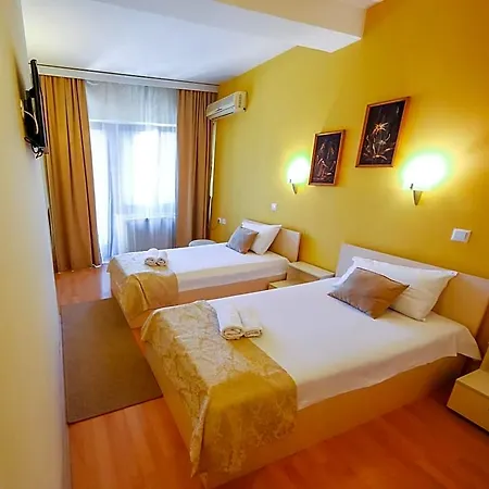 Hotel Pine