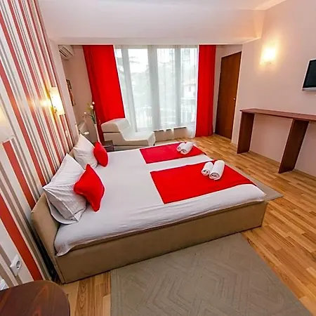 Pine Hotel Skopje