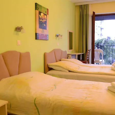 Готель Pine Скоп'є