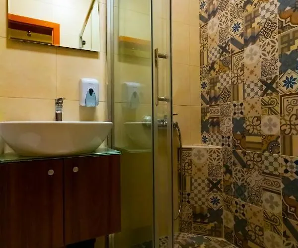 Pine 2* スコピエ