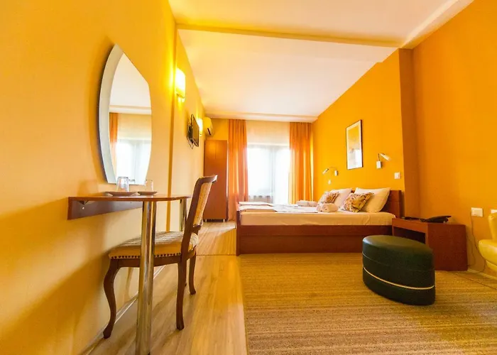 Pine 2* スコピエ